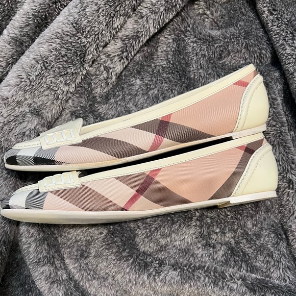 Burberry Flats size 38 - Picture 9 of 9